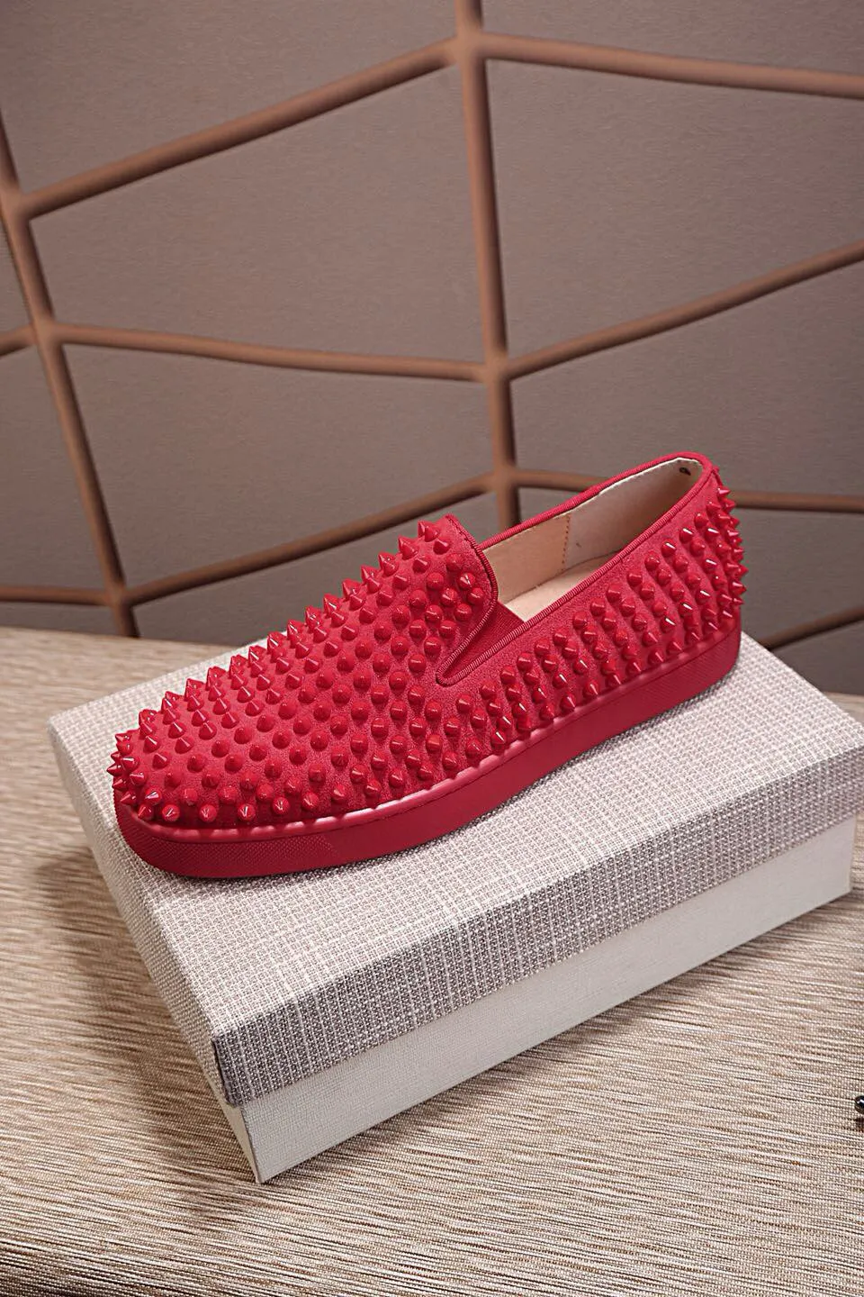 Men's shoes💰: 460💰christian louboutin (CL red sole shoes) counter nail series, high-top casual sneakers for couples📢 📢 📢 Exclusive hot style release🎈🎈💪Movable latex feet👻Finished outsole line [Proud]😝Female 35-40#Male 38#-46, global supply😝 [Top version]: Original imported cowhide upper, top original leather lining, original molded TPU outsole, original 1:1 detail processing, original shoe last.